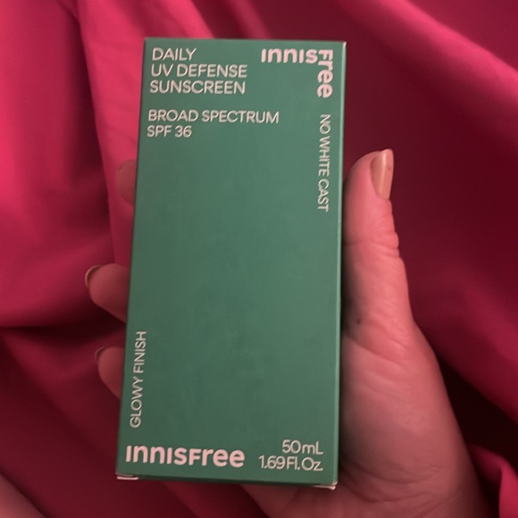 Innisfree Daily Defense UV Sunscreen SPF 36 No White Cast - Picture 5 of 7